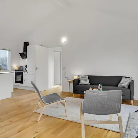 3 Bedroom Awesome In Semesterbostad *