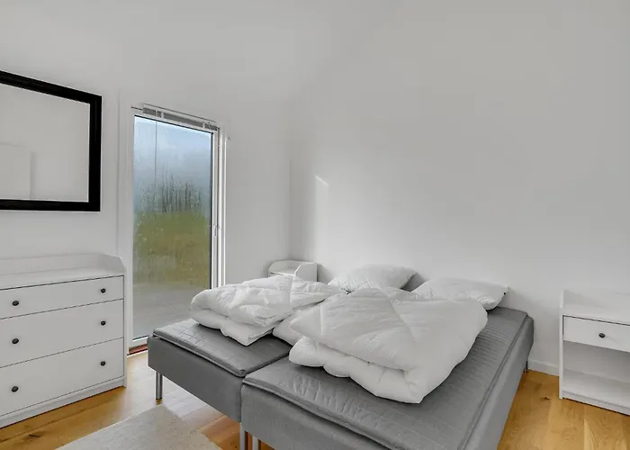 3 Bedroom Awesome In Semesterbostad